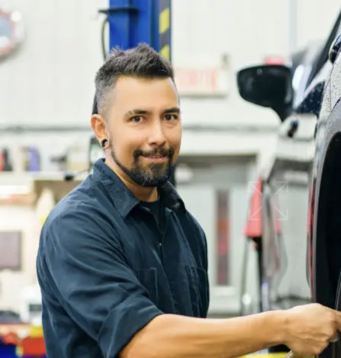 John Smith, Lead Mechanic